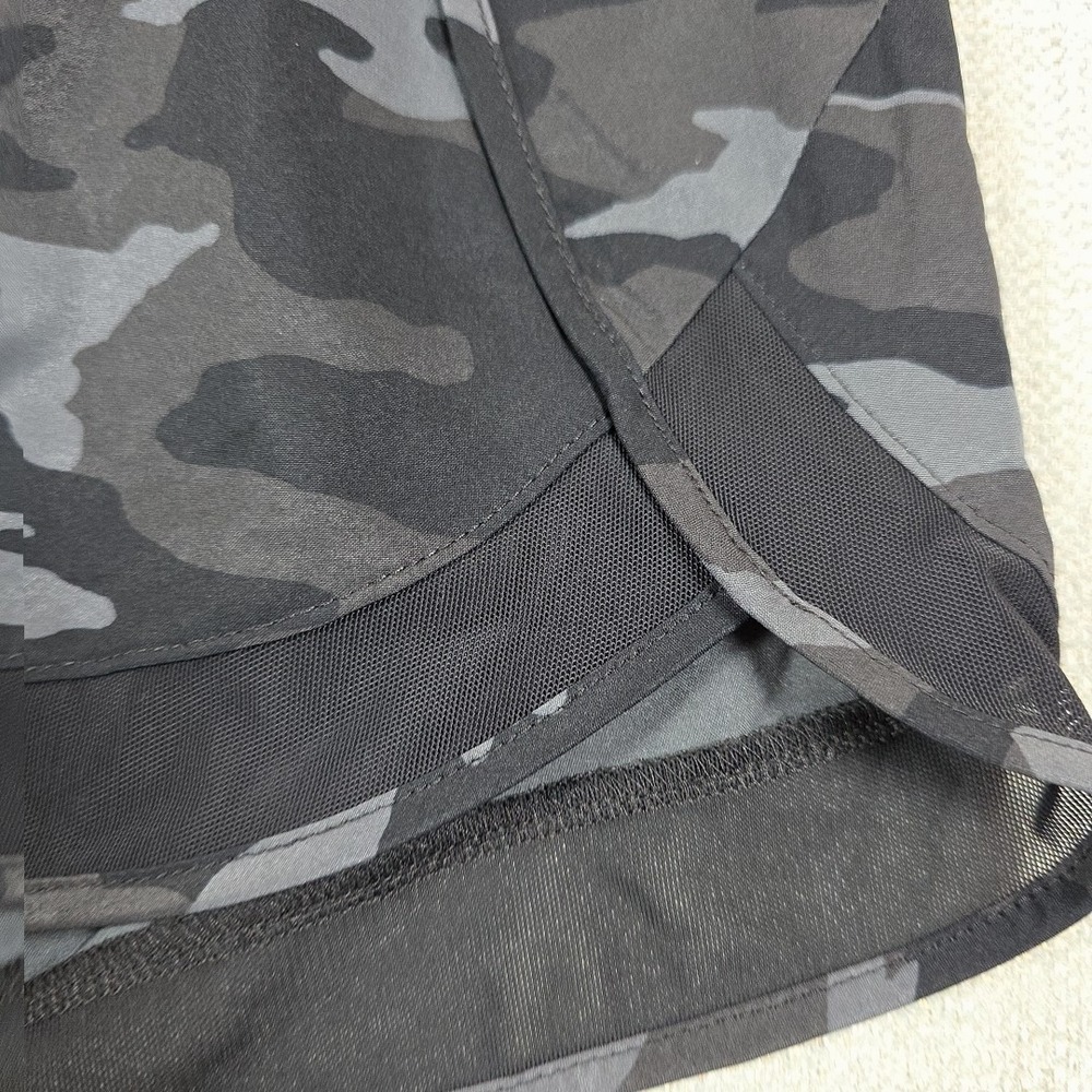 Athleta Shorts Womens Large Black Camo Printed Mesh Racer Run Lined Running 4 In - Picture 8 of 13